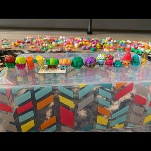 Shopkins- garden lot of fourteen